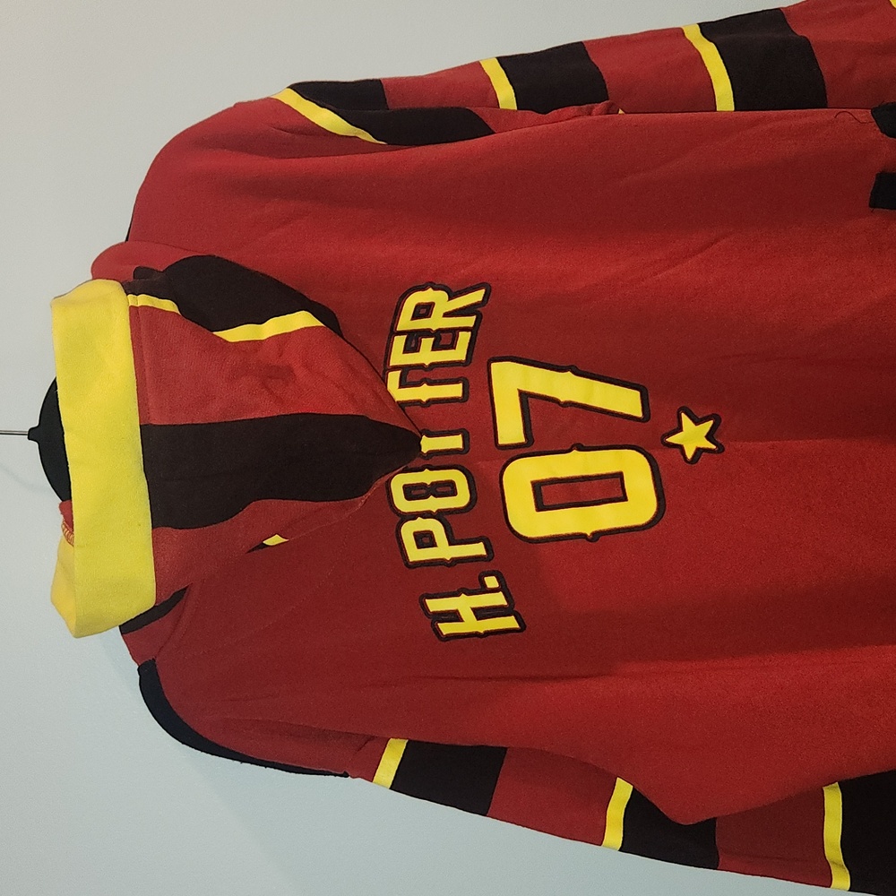 Harry Potter Griffindor Robe - Picture 4 of 6